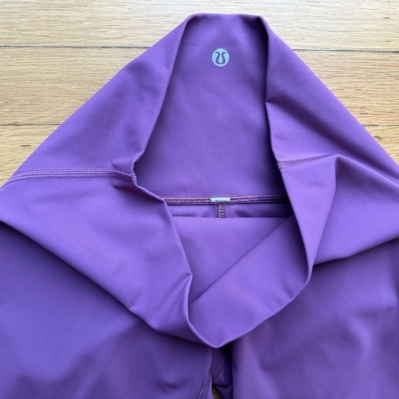 Lululemon Wunder Under Crop II Roll Down Scallop Full On Luxtreme 24" Sz 8? - Picture 10 of 10